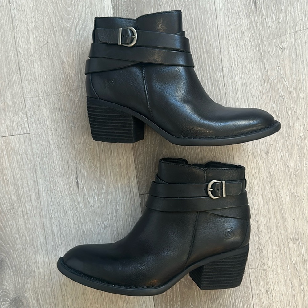 Born sz 7 Boots